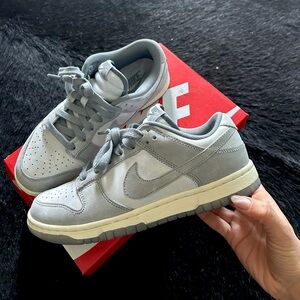 NIKE DUNK LOW SNEAKERS
